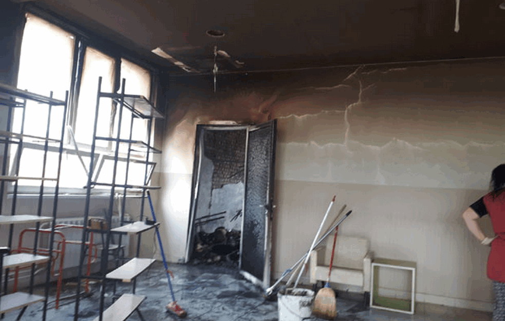 Dva pijana mladića izazvala požar u školskoj biblioteci!? Izgorelo više od 4 hiljade knjiga